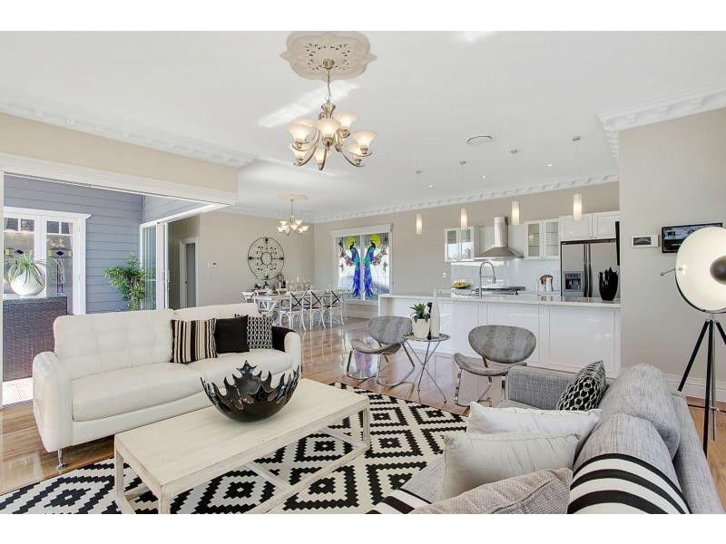 25A Joan Street, Burleigh Waters QLD 4220