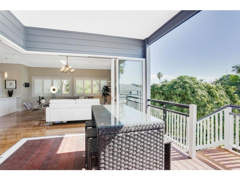 25A Joan Street, Burleigh Waters QLD 4220