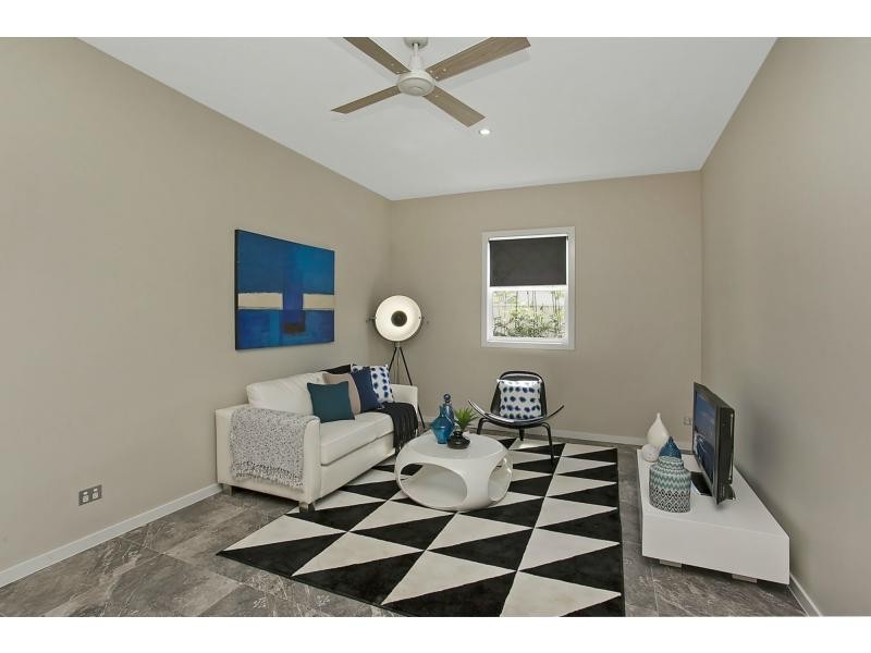 25A Joan Street, Burleigh Waters QLD 4220