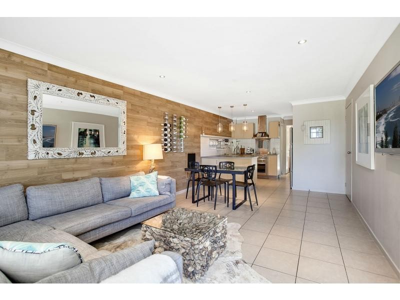 3/111 Sunshine Boulevard, Mermaid Waters QLD 4218