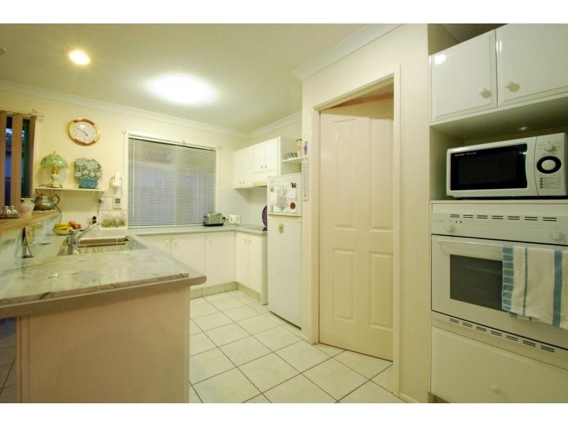 2 Lakes Circuit, Burleigh Waters QLD 4220