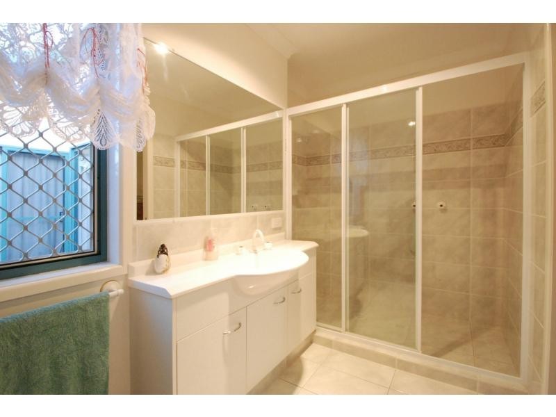 2 Lakes Circuit, Burleigh Waters QLD 4220