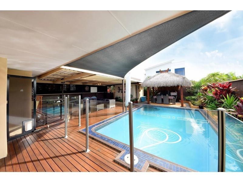 142 Nobby Parade, Miami QLD 4220