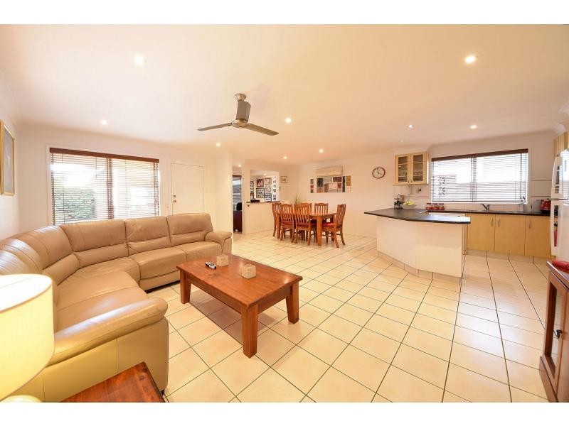 142 Nobby Parade, Miami QLD 4220