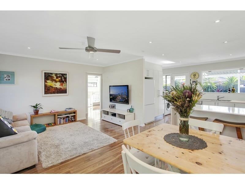 1/13 Logan Avenue, Miami QLD 4220