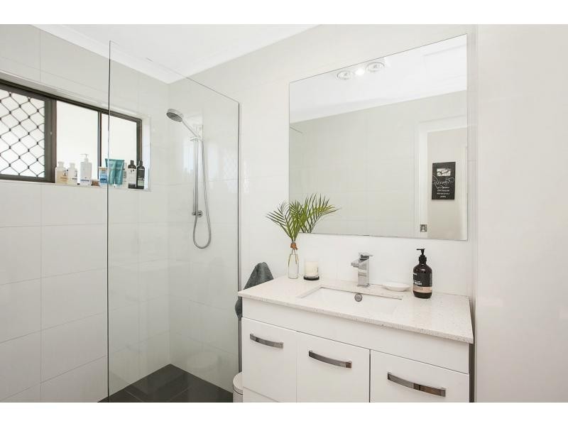 1/13 Logan Avenue, Miami QLD 4220