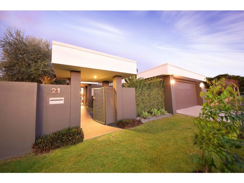 21 Aruma Avenue, Burleigh Waters QLD 4220