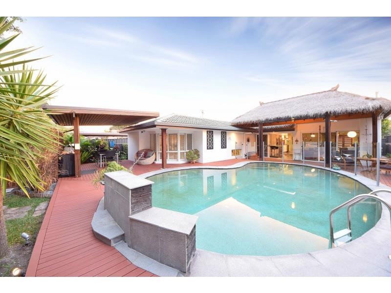 21 Aruma Avenue, Burleigh Waters QLD 4220