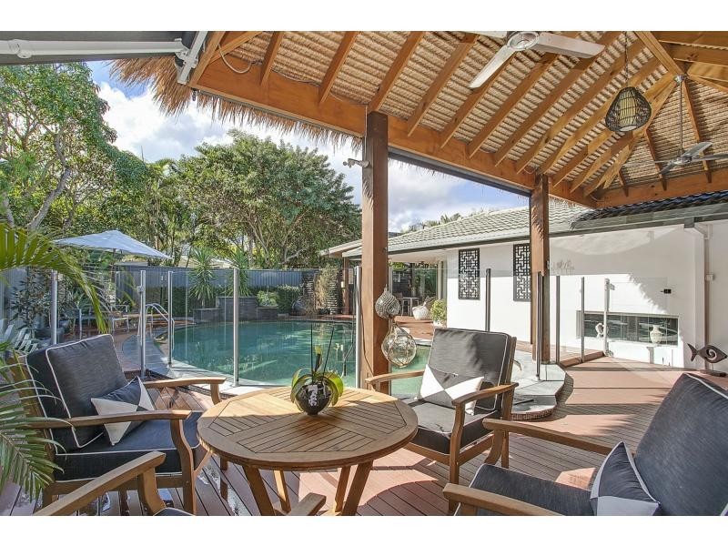 21 Aruma Avenue, Burleigh Waters QLD 4220