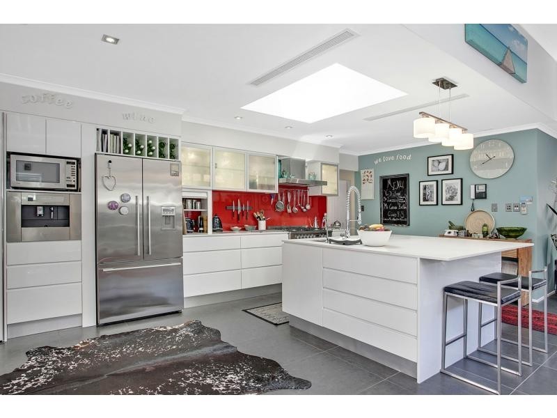 21 Aruma Avenue, Burleigh Waters QLD 4220
