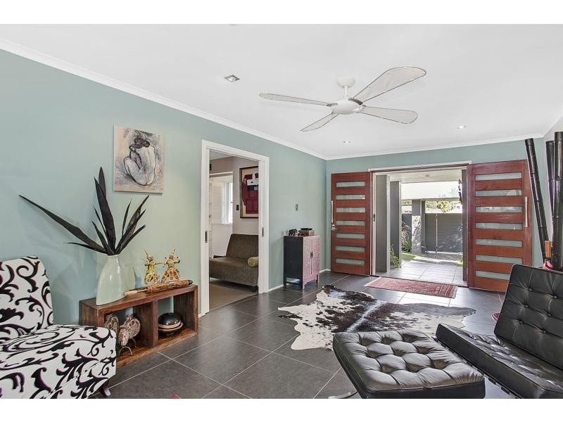21 Aruma Avenue, Burleigh Waters QLD 4220