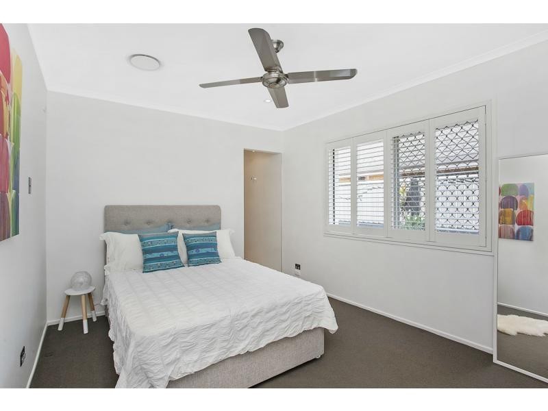 21 Aruma Avenue, Burleigh Waters QLD 4220