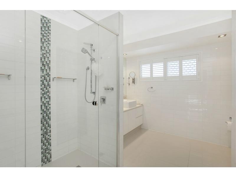 21 Aruma Avenue, Burleigh Waters QLD 4220