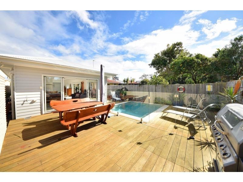 135 Nobby Parade, Miami QLD 4220