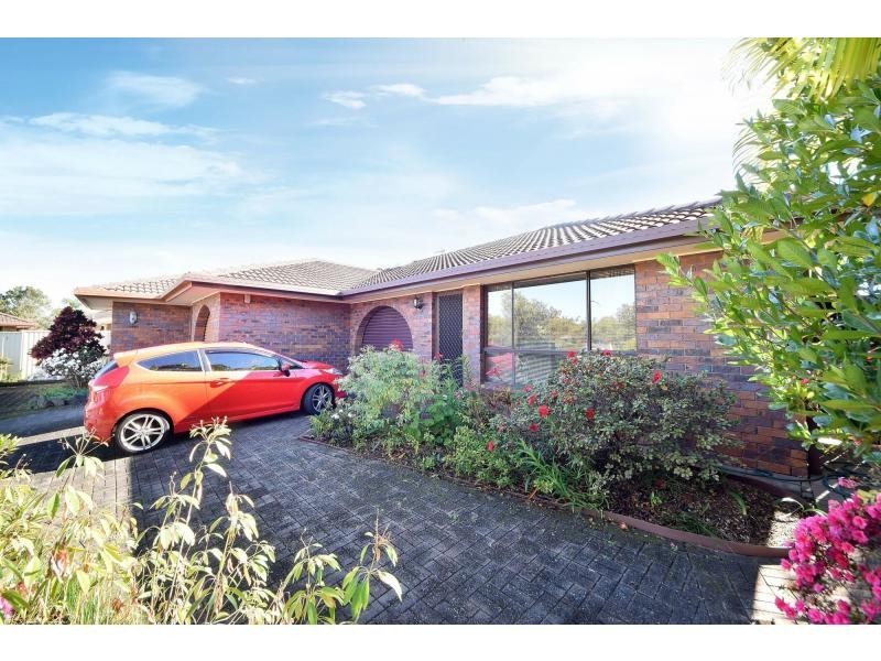 1/4 Greenleaf Close, Burleigh Waters QLD 4220