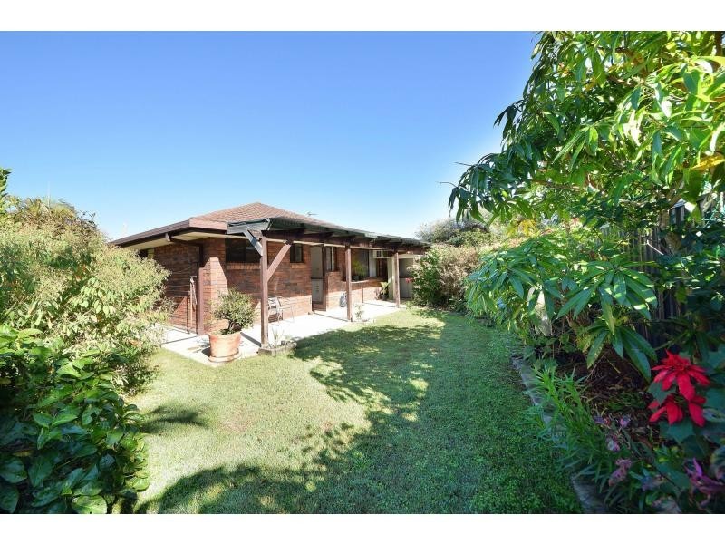 1/4 Greenleaf Close, Burleigh Waters QLD 4220