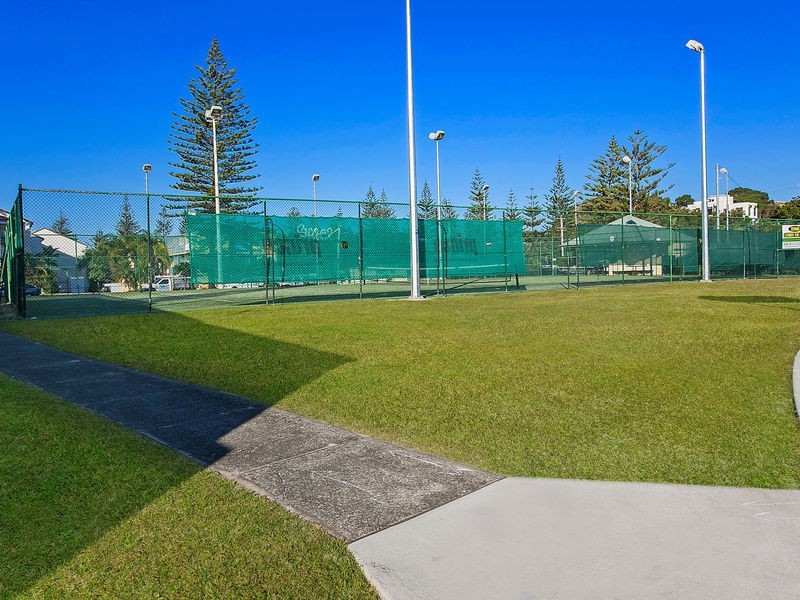 2097 Gold Coast Highway, Miami QLD 4220