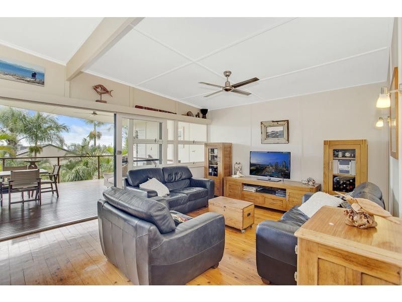 15 Hill Avenue, Burleigh Heads QLD 4220