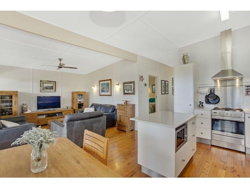 15 Hill Avenue, Burleigh Heads QLD 4220