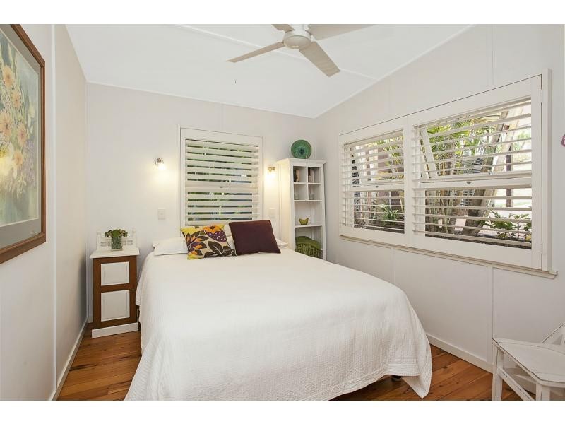 15 Hill Avenue, Burleigh Heads QLD 4220