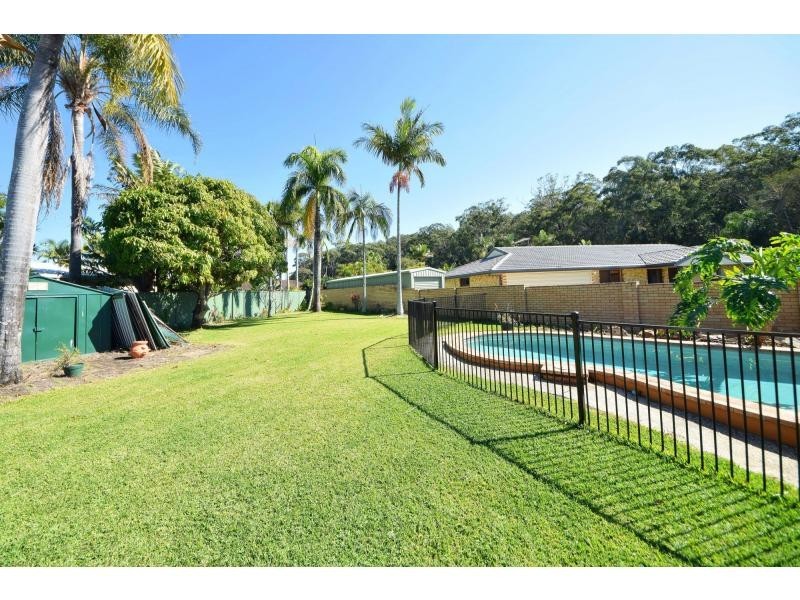 6 Kiwi Court, Burleigh Waters QLD 4220