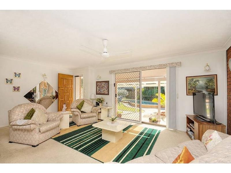 6 Kiwi Court, Burleigh Waters QLD 4220