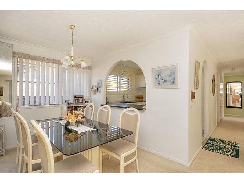 6 Kiwi Court, Burleigh Waters QLD 4220