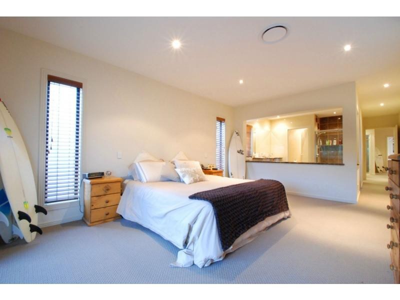 69 Nobby Parade, Miami QLD 4220