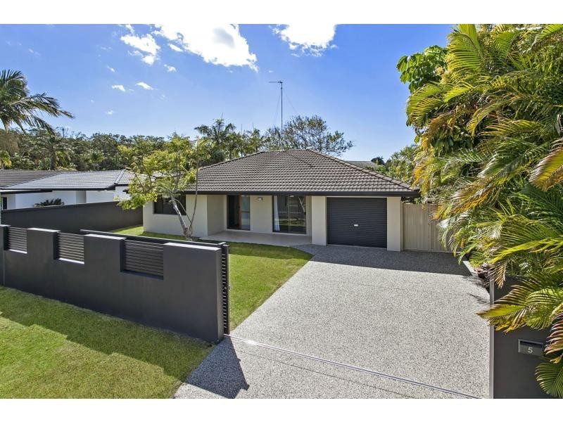 5 Grebe Place, Burleigh Waters QLD 4220