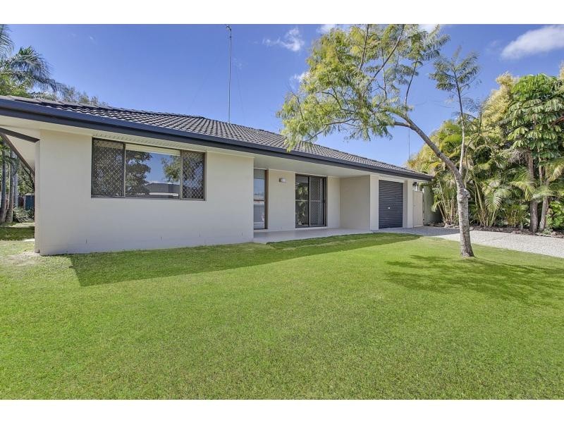 5 Grebe Place, Burleigh Waters QLD 4220