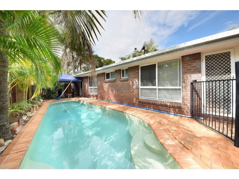 52 Silvabank Drive, Varsity Lakes QLD 4227