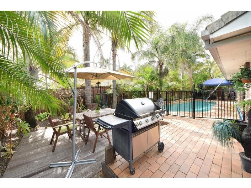 52 Silvabank Drive, Varsity Lakes QLD 4227