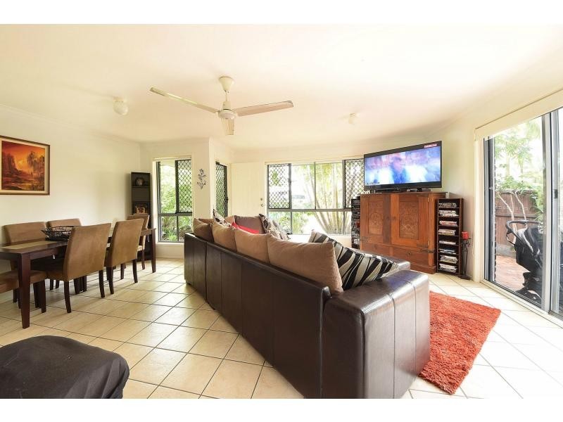 52 Silvabank Drive, Varsity Lakes QLD 4227