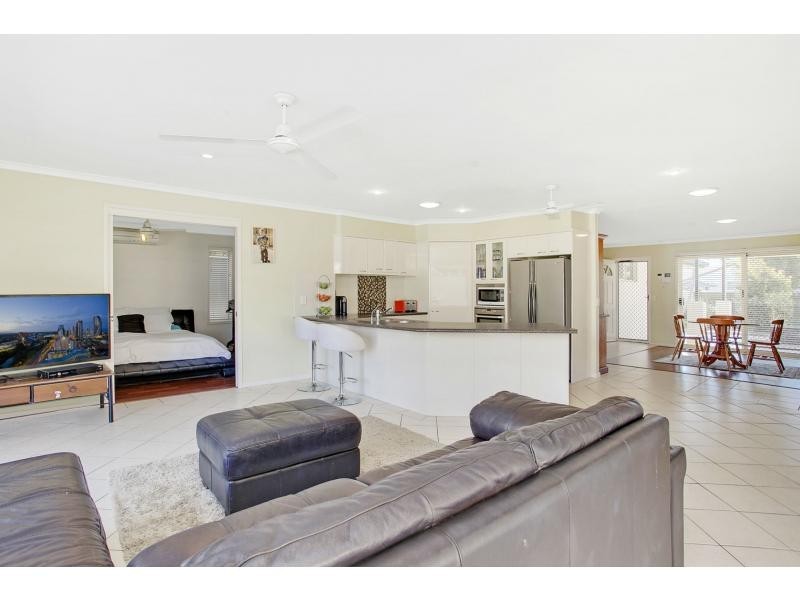 8 Keith Street, Burleigh Waters QLD 4220