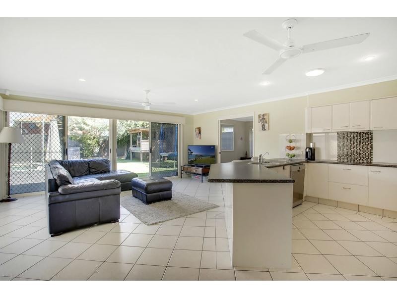 8 Keith Street, Burleigh Waters QLD 4220