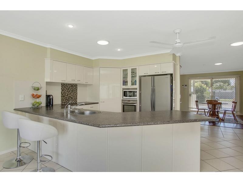 8 Keith Street, Burleigh Waters QLD 4220