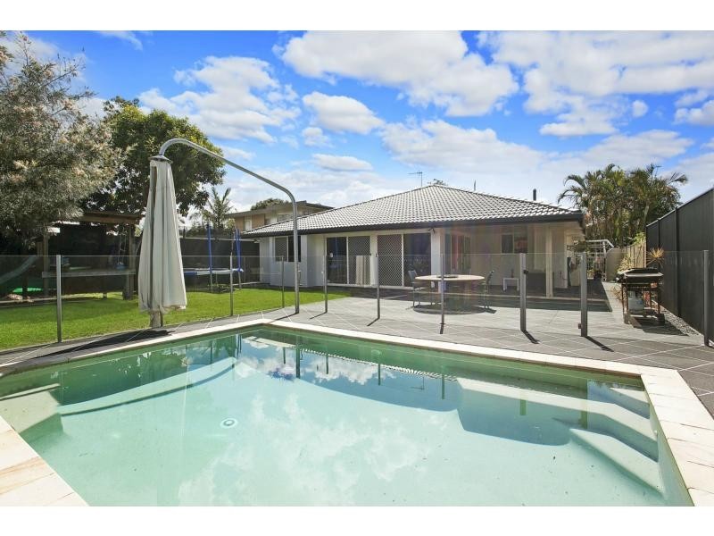 8 Keith Street, Burleigh Waters QLD 4220