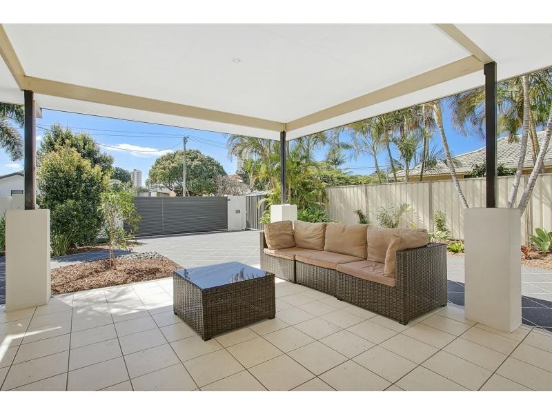 8 Keith Street, Burleigh Waters QLD 4220