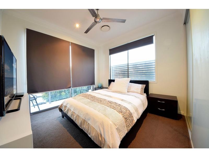 2/36 Albion Avenue, Miami QLD 4220