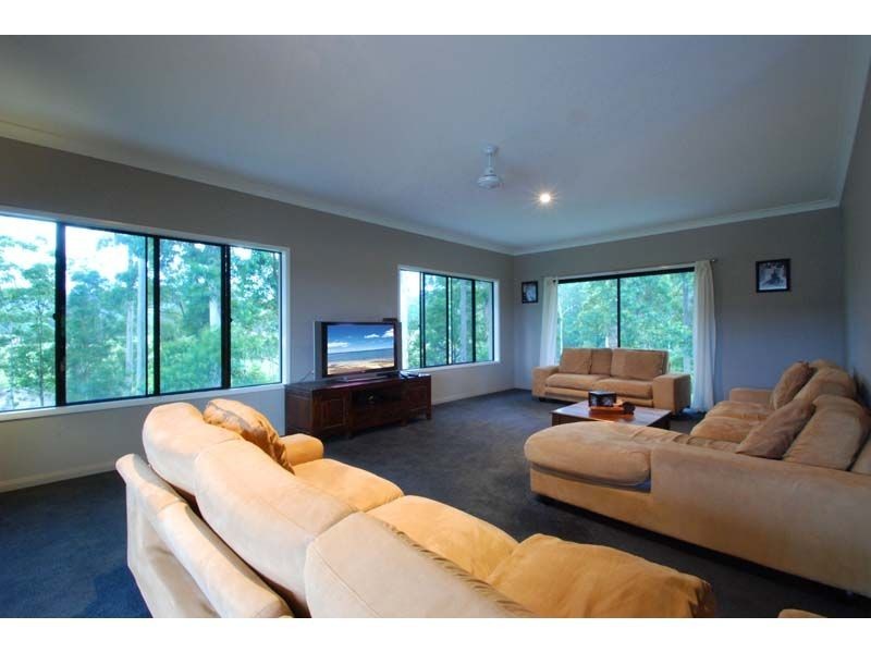 9 Friarbird Crescent, Bonogin QLD 4213