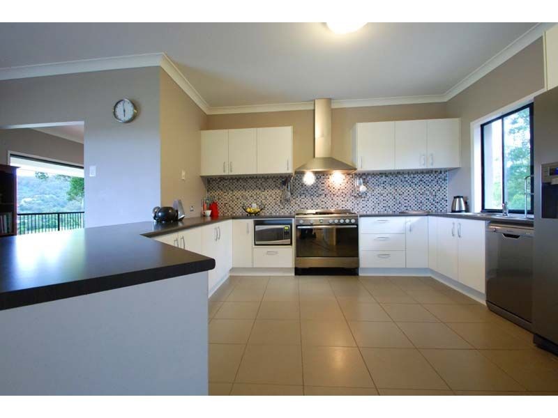 9 Friarbird Crescent, Bonogin QLD 4213