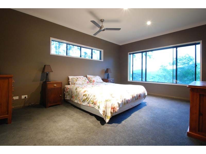 9 Friarbird Crescent, Bonogin QLD 4213