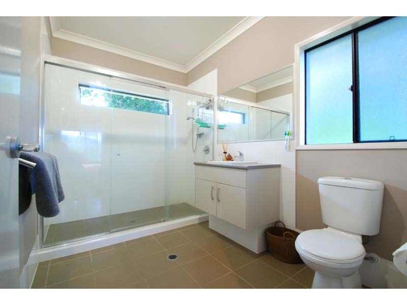 9 Friarbird Crescent, Bonogin QLD 4213