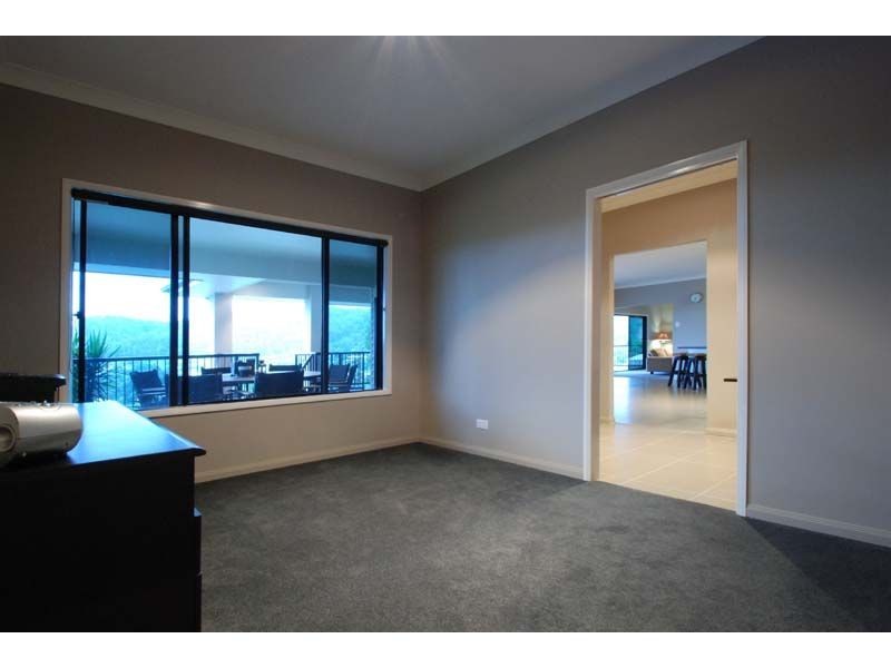 9 Friarbird Crescent, Bonogin QLD 4213