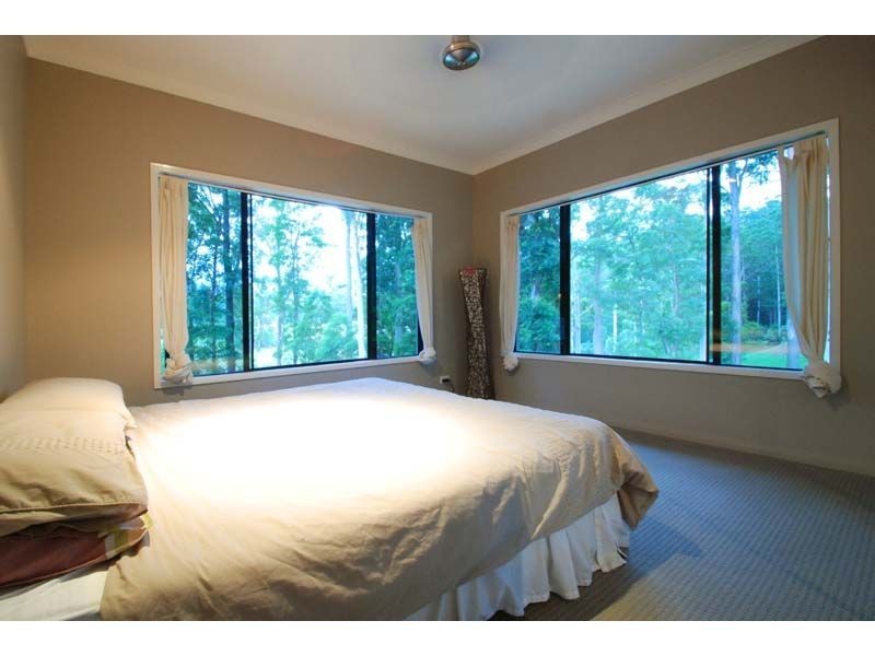 9 Friarbird Crescent, Bonogin QLD 4213