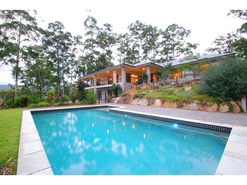 9 Friarbird Crescent, Bonogin QLD 4213