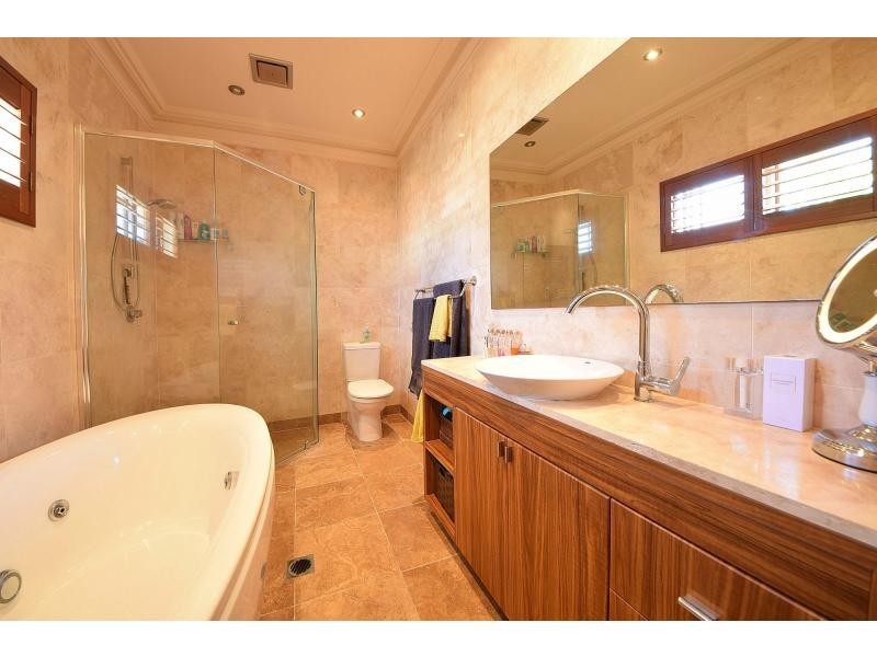 1808 Lower Gold Coast Highway, Burleigh Heads QLD 4220