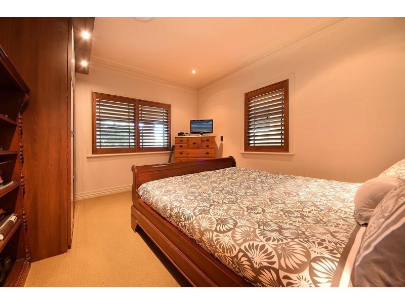 1808 Lower Gold Coast Highway, Burleigh Heads QLD 4220