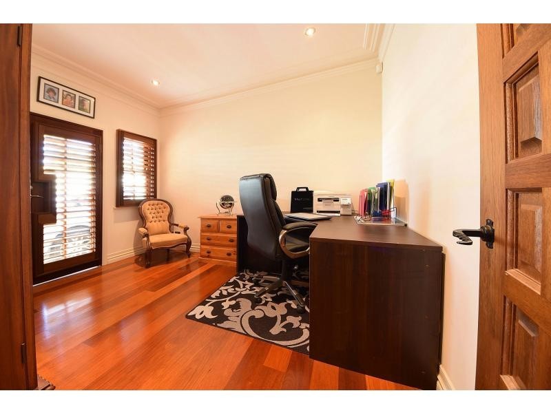 1808 Lower Gold Coast Highway, Burleigh Heads QLD 4220