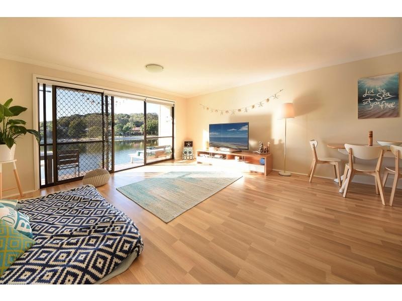 3/8 Sunbird Street, Burleigh Waters QLD 4220